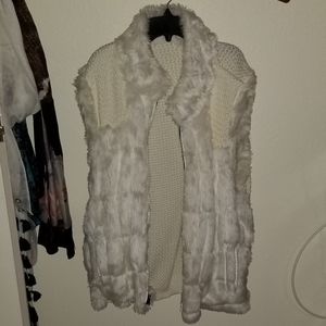 🌰 Reversible faux fur. Vest
